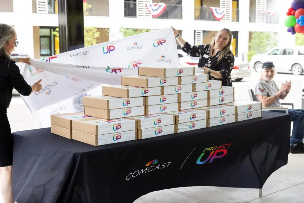 Laptops for veterans are revealed at Lift Zone opening