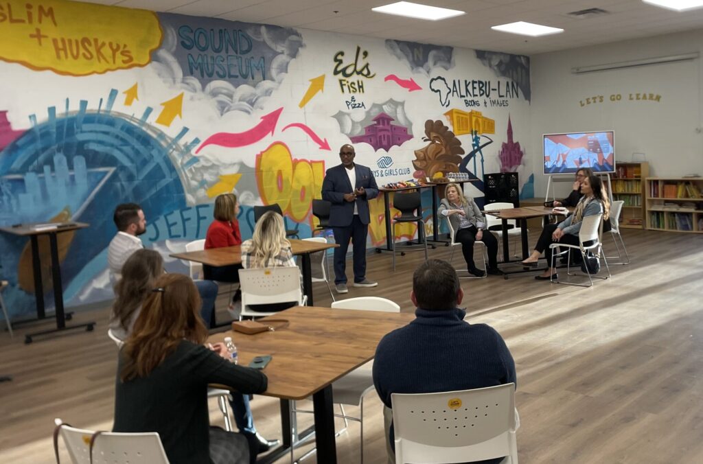 Comcast visits Boys & Girls Club of Middle Tennessee to learn more about their Lift Zone location and how they engage with the community to foster digital literacy.