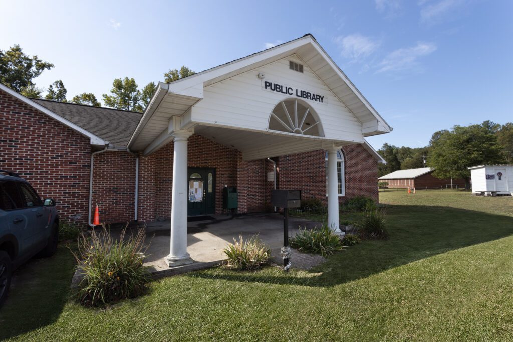 Photo of East Tennessee library. Comcast is excited to serve homes and businesses with high-speed Internet.
