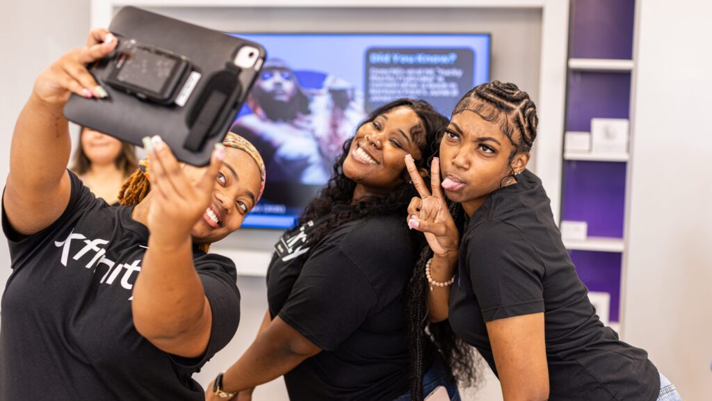 Comcast celebrates the grand opening of their first Tucker, Georgia Xfinity retail store open for both Xfinity and Comcast Business customers.