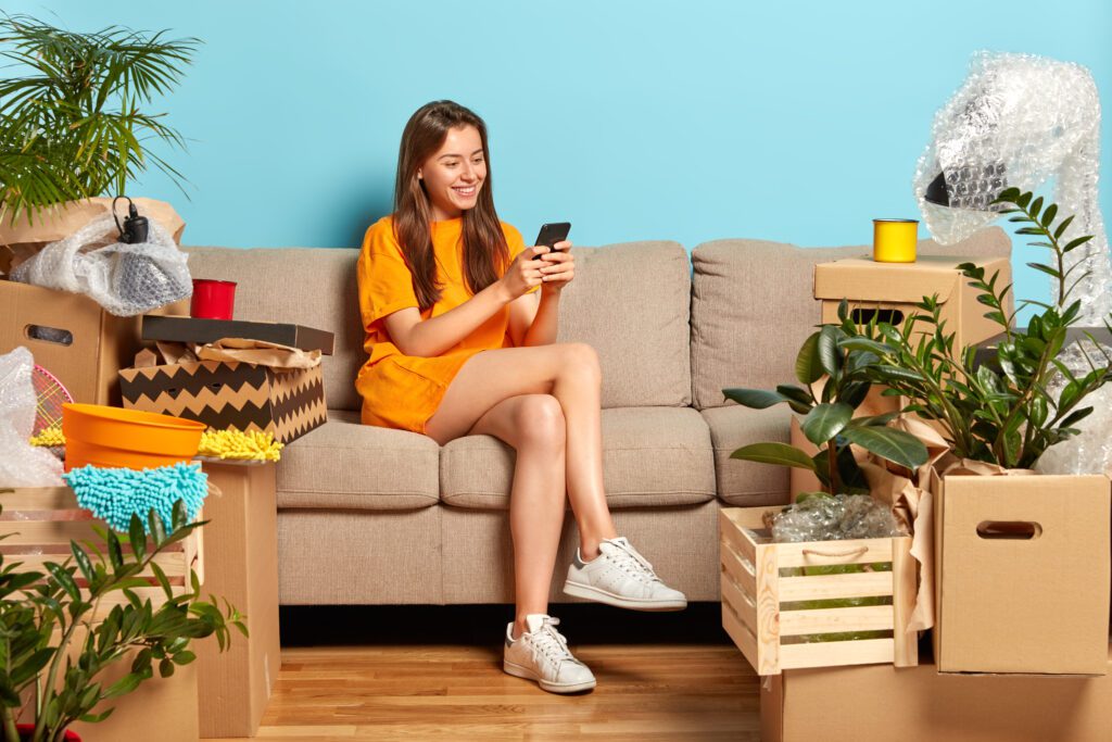 A family moving easily signed up for Xfinity Internet at their new home with the Xfinity tips for moving in the Southern states.
