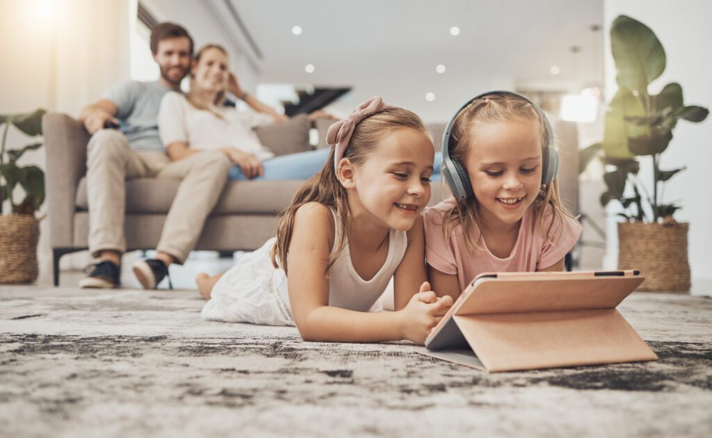 A family moving has superior WiFi and high speed Internet with the help of Xfinity tips for moving in the South.