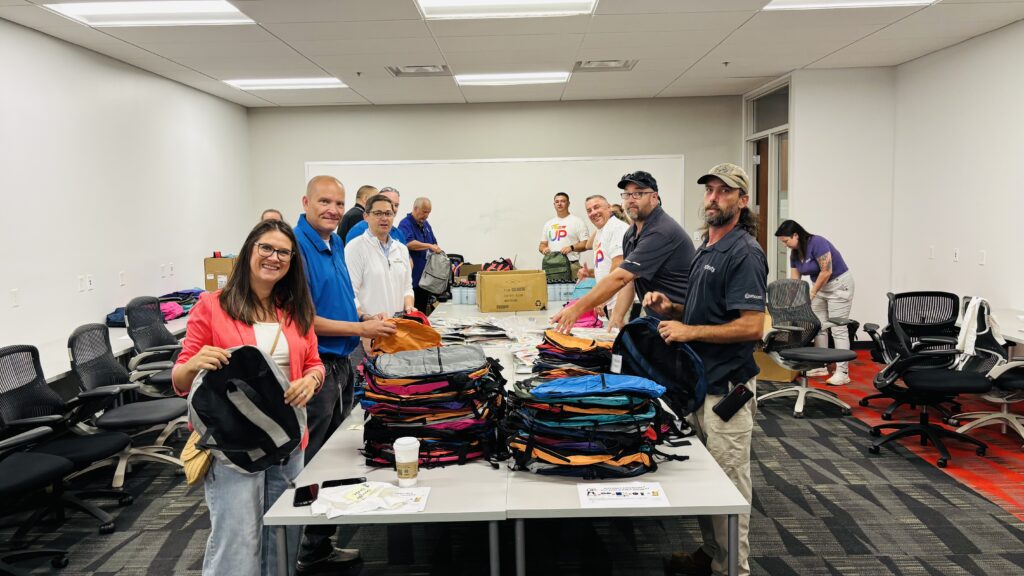 Employee volunteers in Fentress County